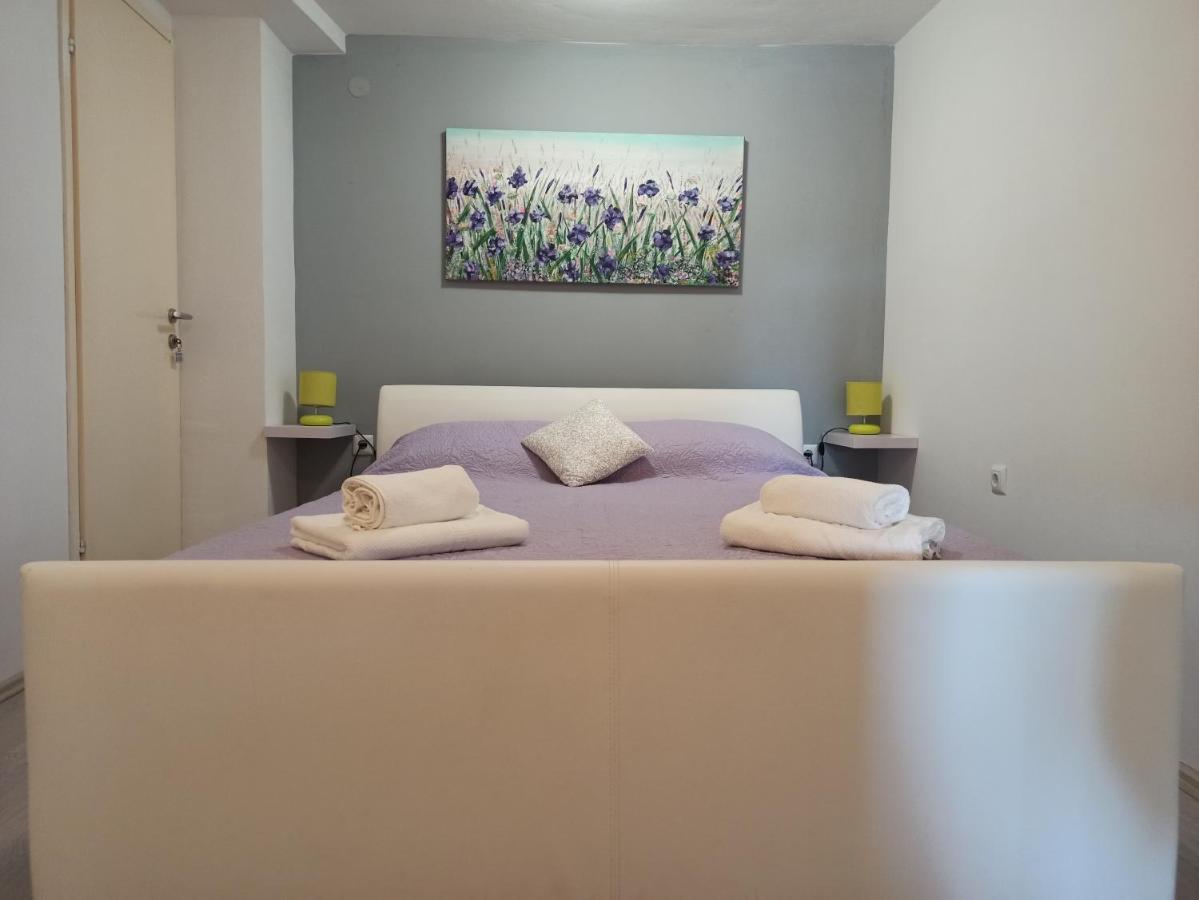 Nola Apartment *